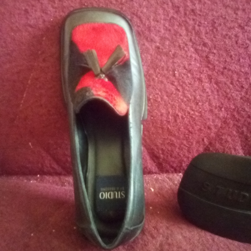 Genuine leather loafers by Studio size 8. Brand new.